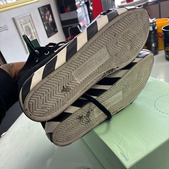 Men’s Off-White Sneaker Vulcanized Mid Pre Owned SZ 45 Used W/Box - Picture 13 of 16